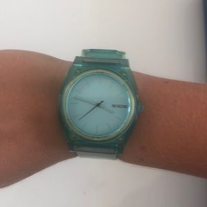 Nixon surfing watch